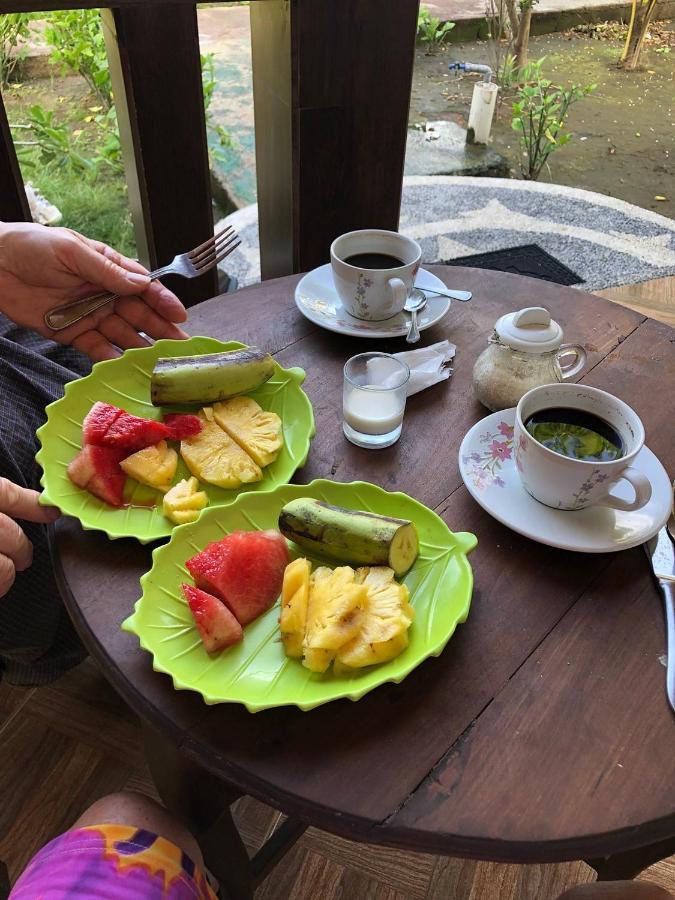 Meno Turtle Bungalows Gili Meno Bagian luar foto