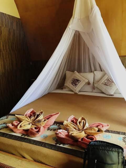 Meno Turtle Bungalows Gili Meno Bagian luar foto