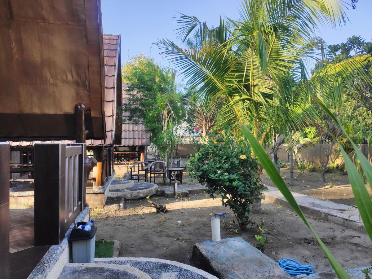 Meno Turtle Bungalows Gili Meno Bagian luar foto